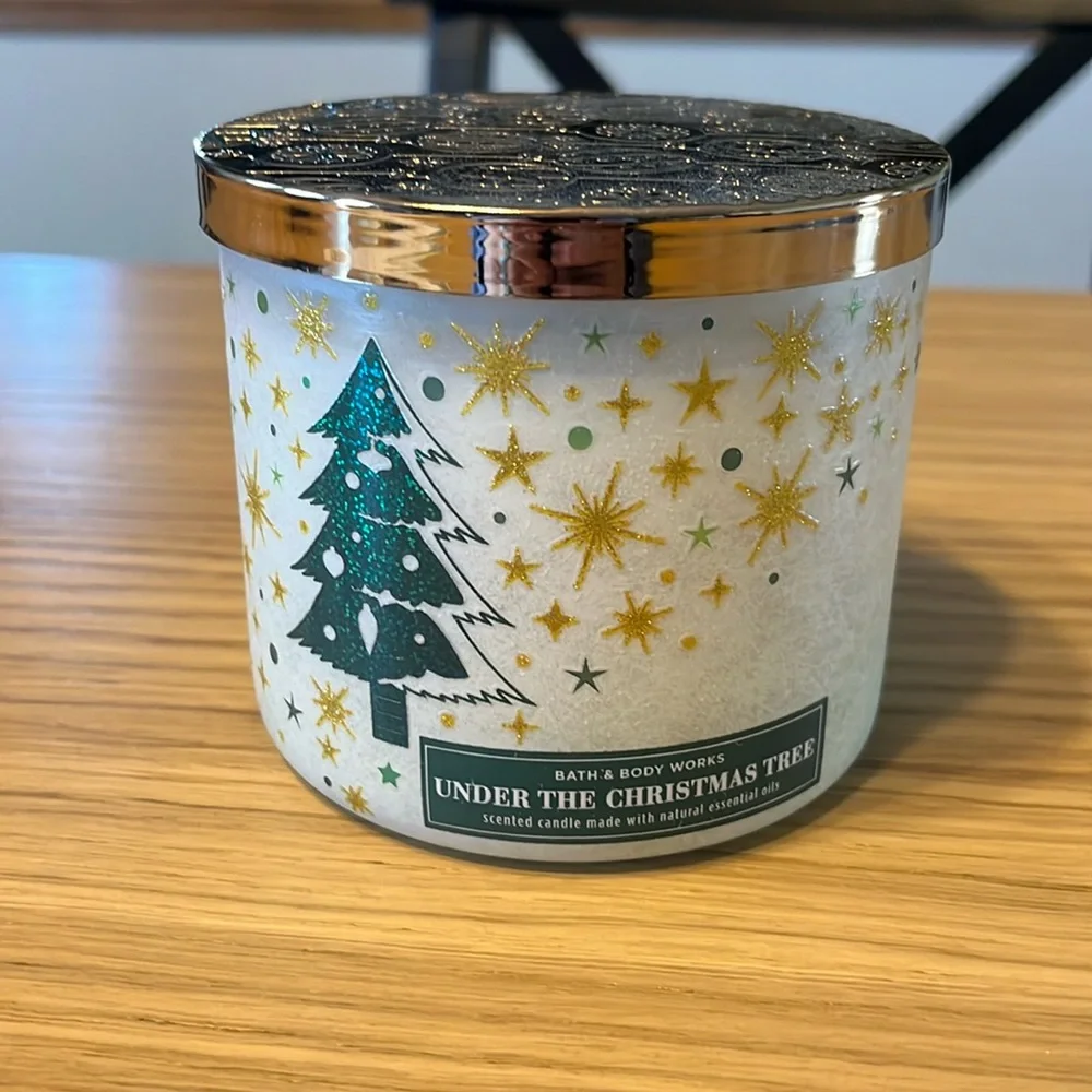 Bath & Body Works 3 Wick Candle. Under The Christmas Tree.